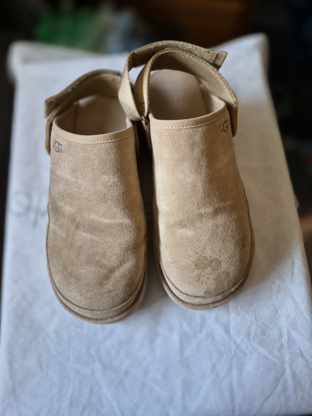 UGG Goldencoast Mens Tan Suede Clogs Size 11
